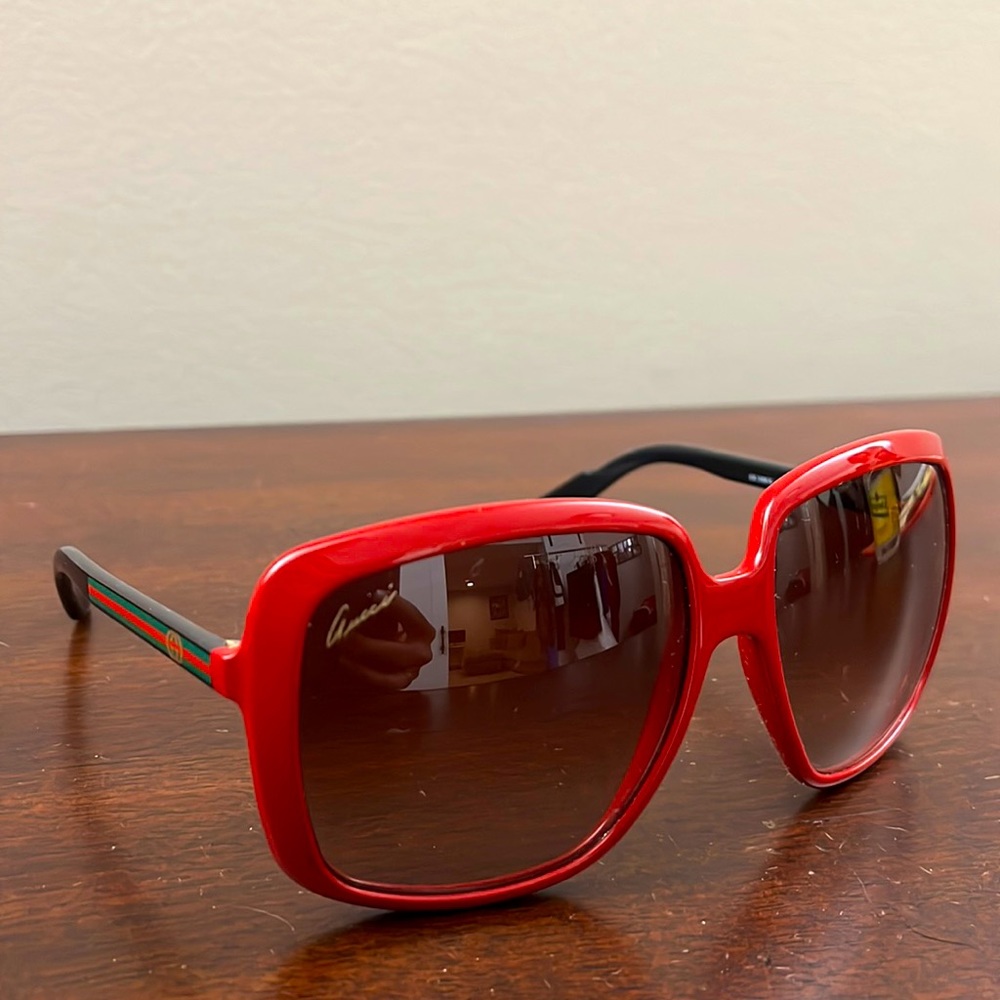 Red oversized Gucci sunglasses